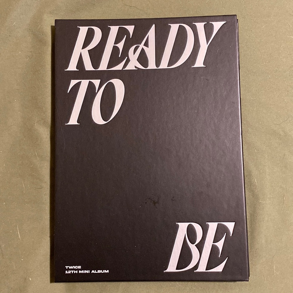 Twice: Ready To Be 12th mini album (with poster and CD.